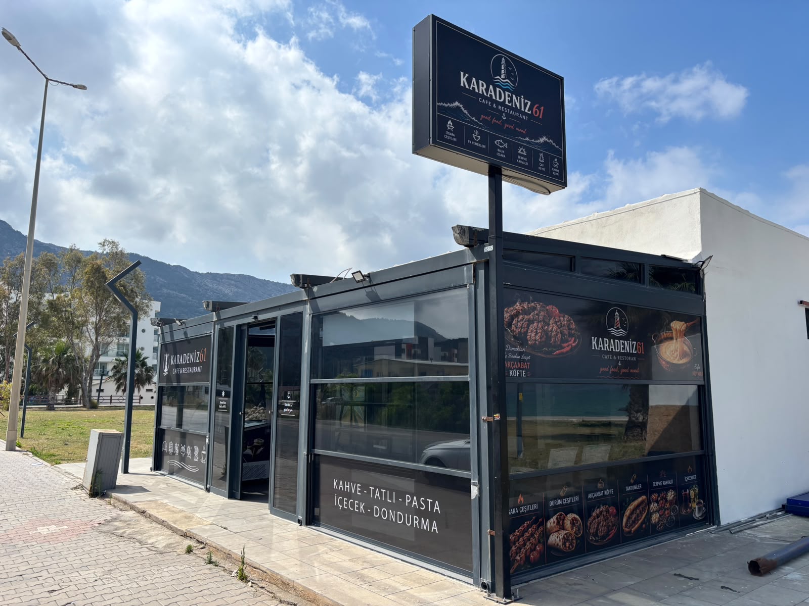 Karadeniz 61 Restaurant & Cafe